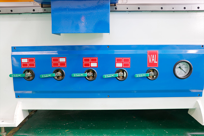 Vacuum valve