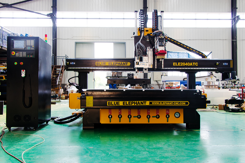 High Efficiency 2040 ATC CNC Router with a Drilling Head for Woodworking