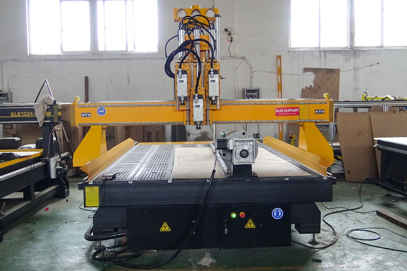 Custom 2030 Multi Head 4 Axis CNC Router with Rotary Device