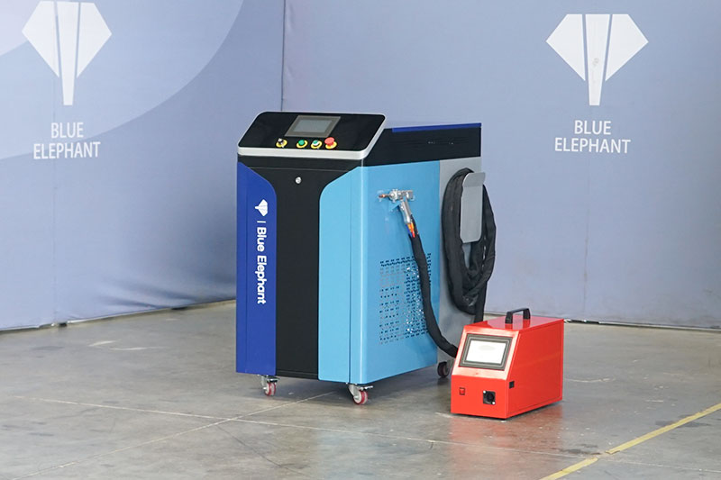 New Design Handheld 4 in 1 Laser Welding Machine for Sale in America,Mexico,Peru