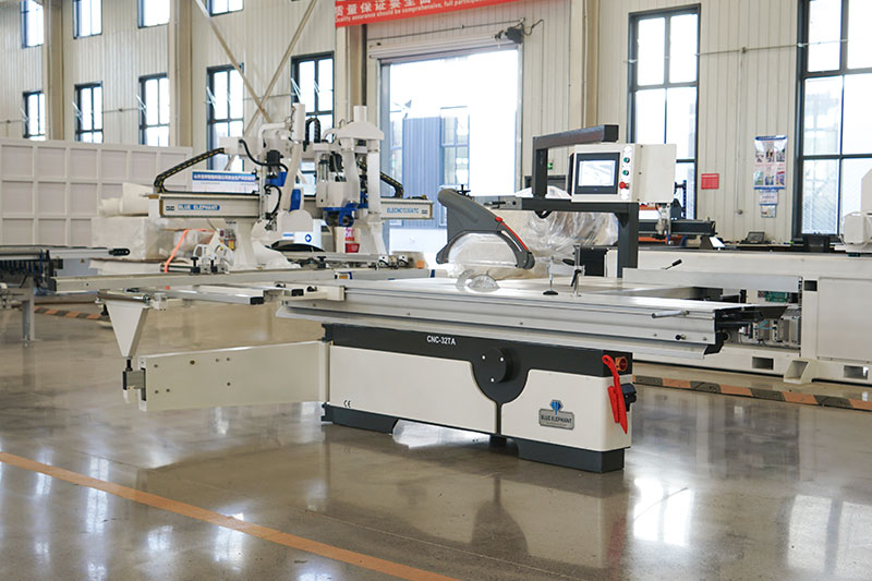New Design CNC-32TA Woodworking Sliding Table Saw with Digital Control