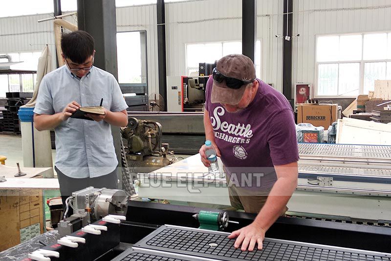 Australia Customer Visiting for EPS Styrofoam CNC Router (1)