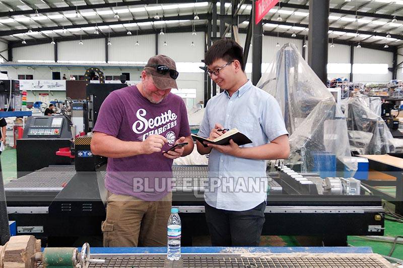 Australia Customer Visiting for EPS Styrofoam CNC Router (2)