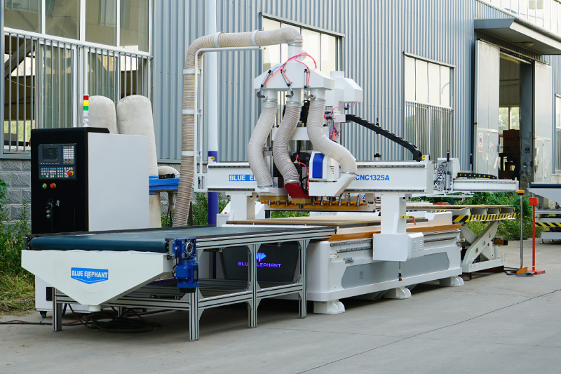 Automatic Nesting CNC Router for Cabinet Making with HSD Drill and Saw Spindle