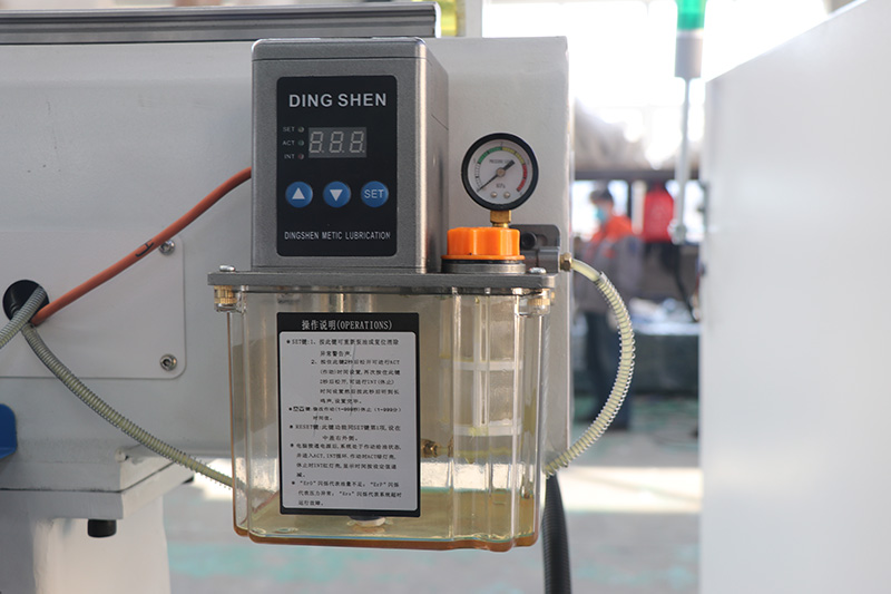 Automatic lubrication system
