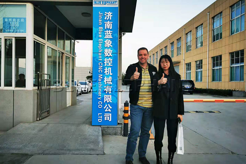 Welcome Australian customers to come to test their machine