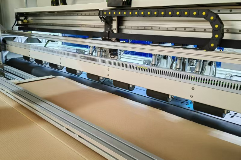 Corrugated box making machine part