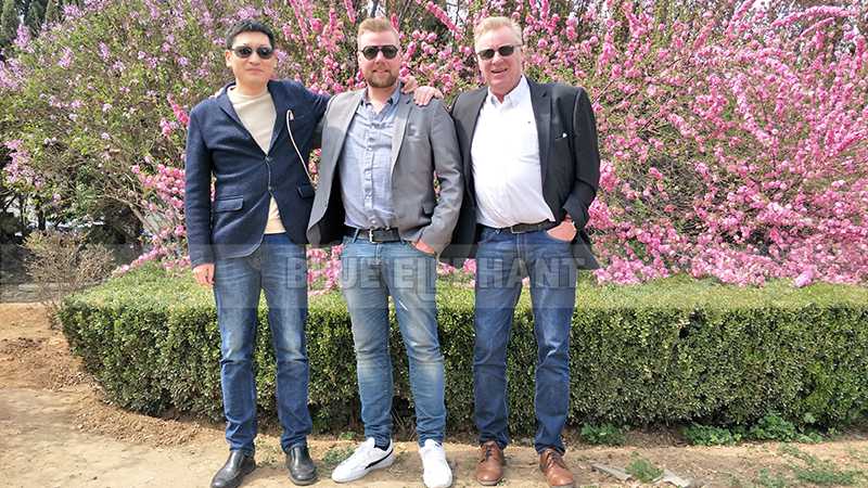 Customers from Sweden come to visit our factory, purchased our ATC machine and Cnc Oscillating Knife Cutting Machine (4)