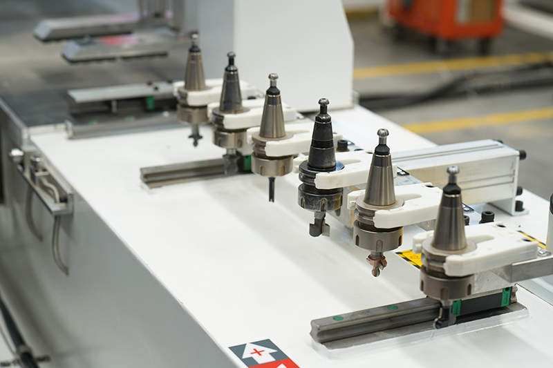 EM610 Cabinet and Door Wood Drilling Machine ATC Magazine