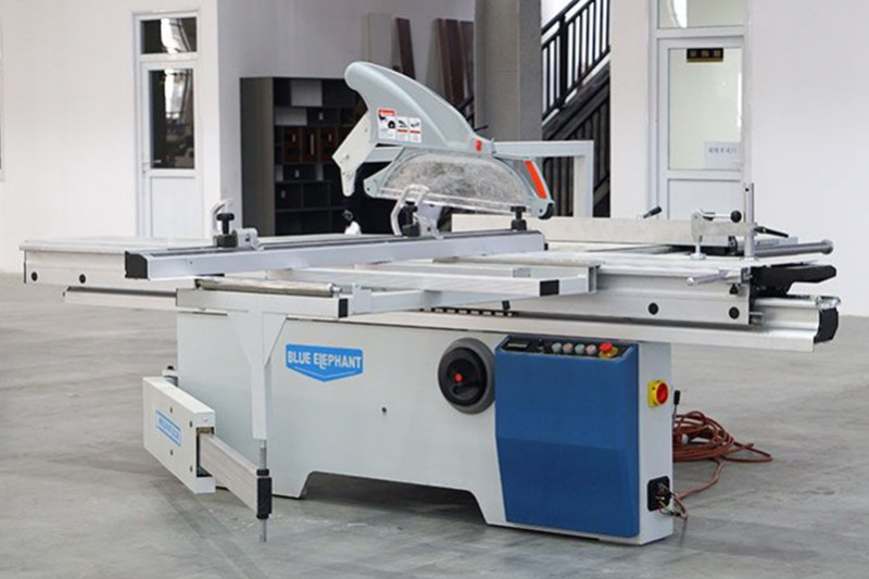 Hot Sale H45E Wood Panel Slidng Table Saw Machine will be Sent to Maynila, Philippines