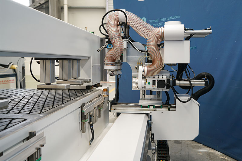 Non-pulling Cabinet Door Free Handle CNC Drill Machine Four Spindles Side Hole Drilling Machine