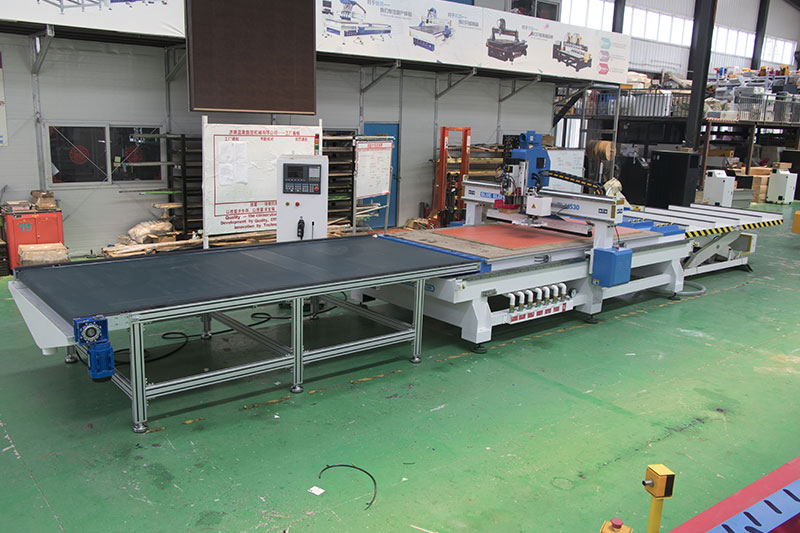 How the Wooden Furniture CNC Machine to Avoid the Chipping of Panel Phenomenon?