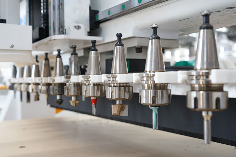 Linear tool magazine