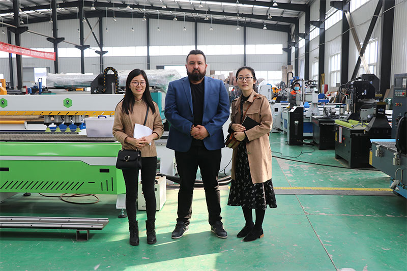 Mexican Customer Come to Visit Our Factory and Purchased Our 1325 CNC Machine.