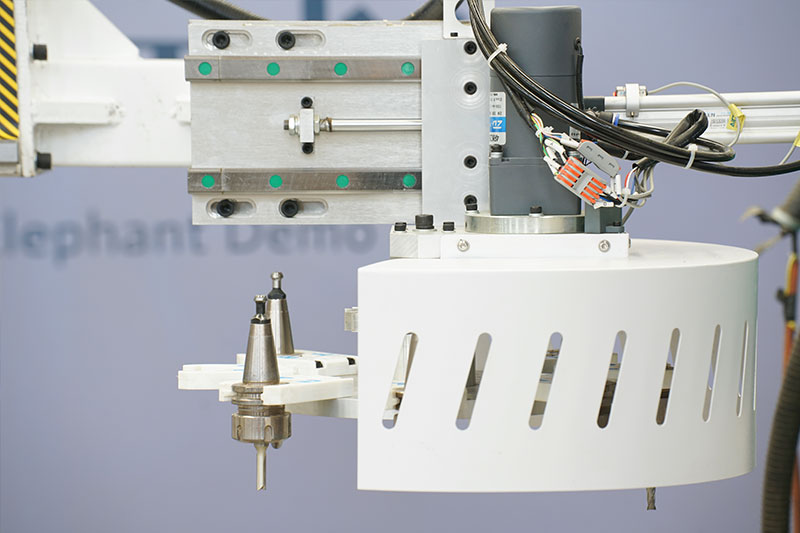 Multifunctional Door Machining Center ATC Magazine