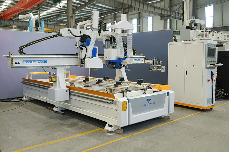 Multifunctional Furniture CNC Machining Center for Door Making