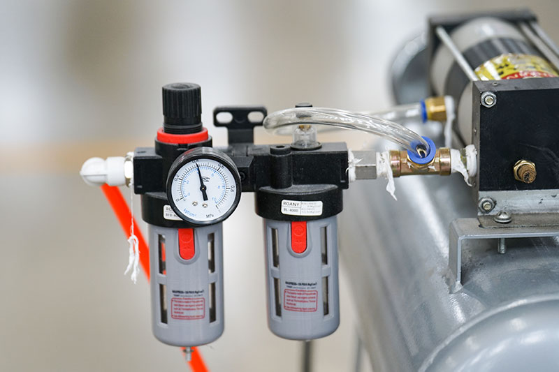 Oil-water separator