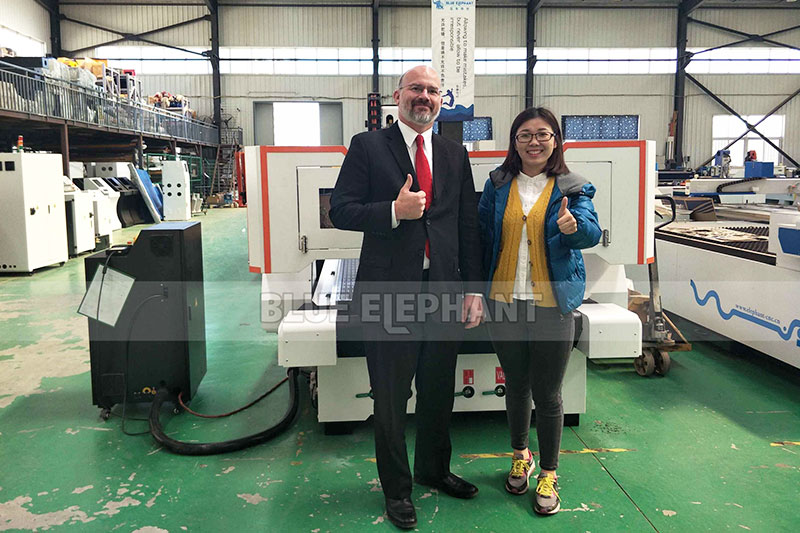 Our USA Customer Come to Visit Our Factory