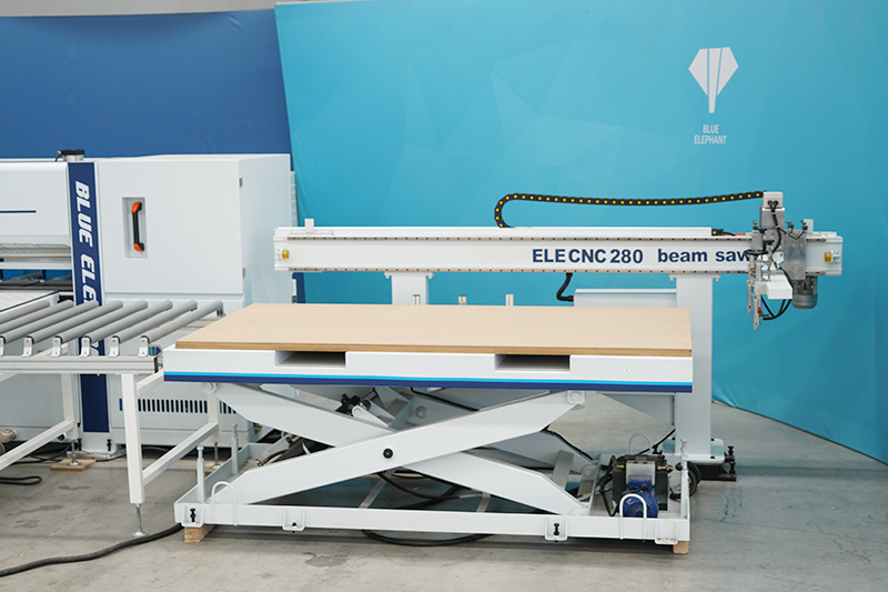 Auto loading platform