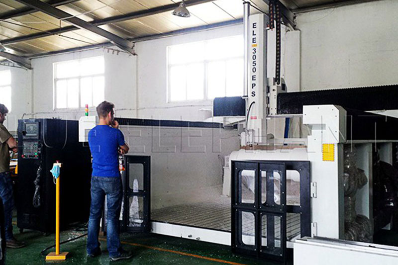 What are the advantages of foam CNC router